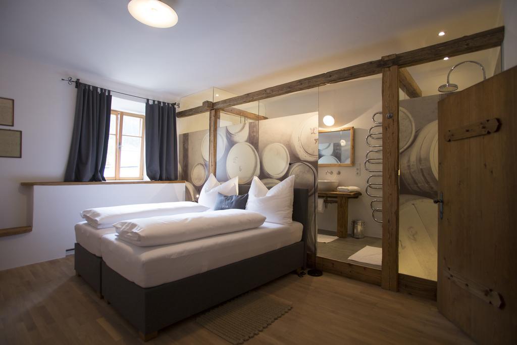 Hotel & Gourmetwirtshaus Kirchenwirt Seit 1326 Leogang Szoba fotó